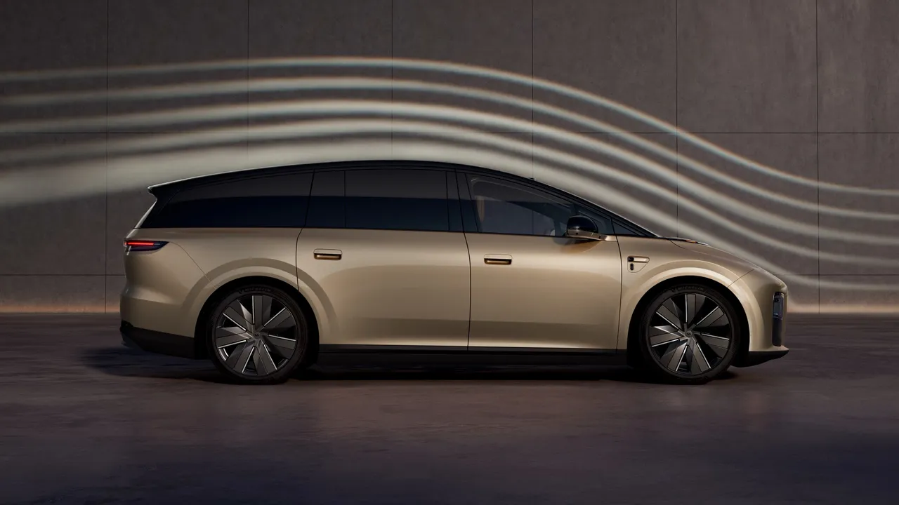 Li Auto i9 — تفاصيل السيارة