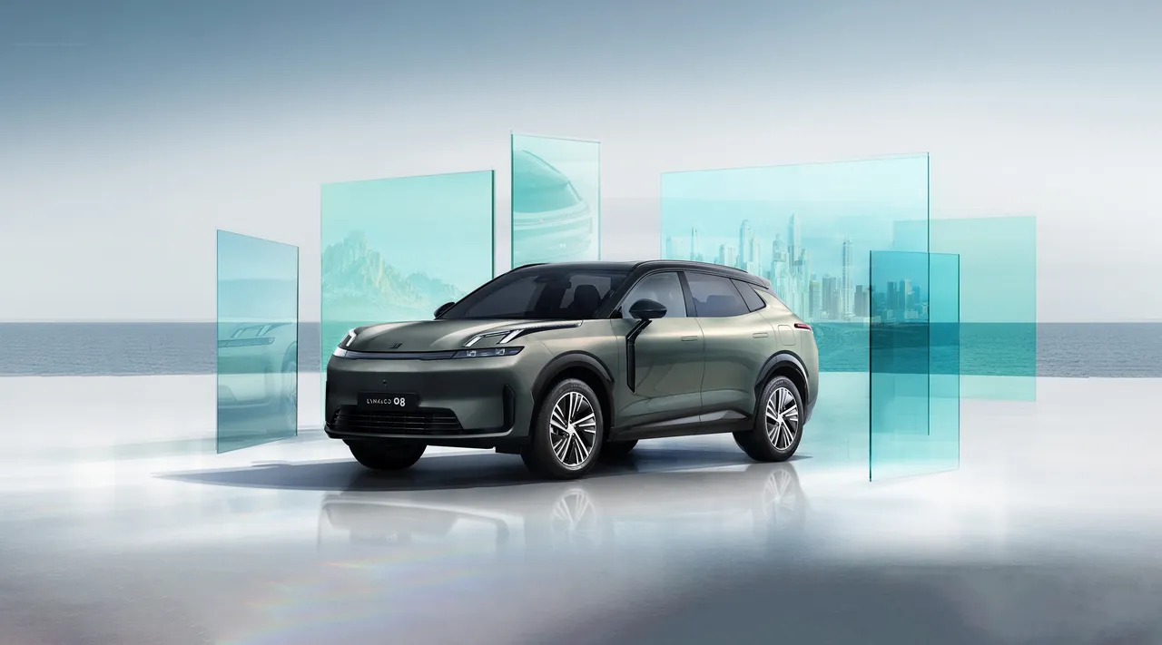 Lynk & Co 08 EM-P